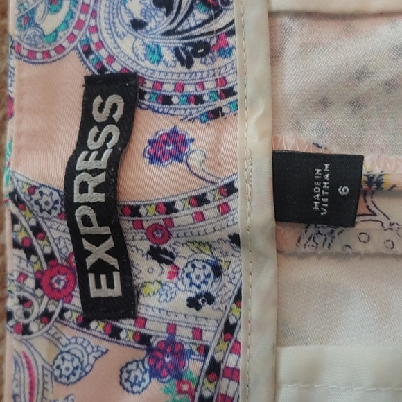 Shorts - Picture 3 of 3